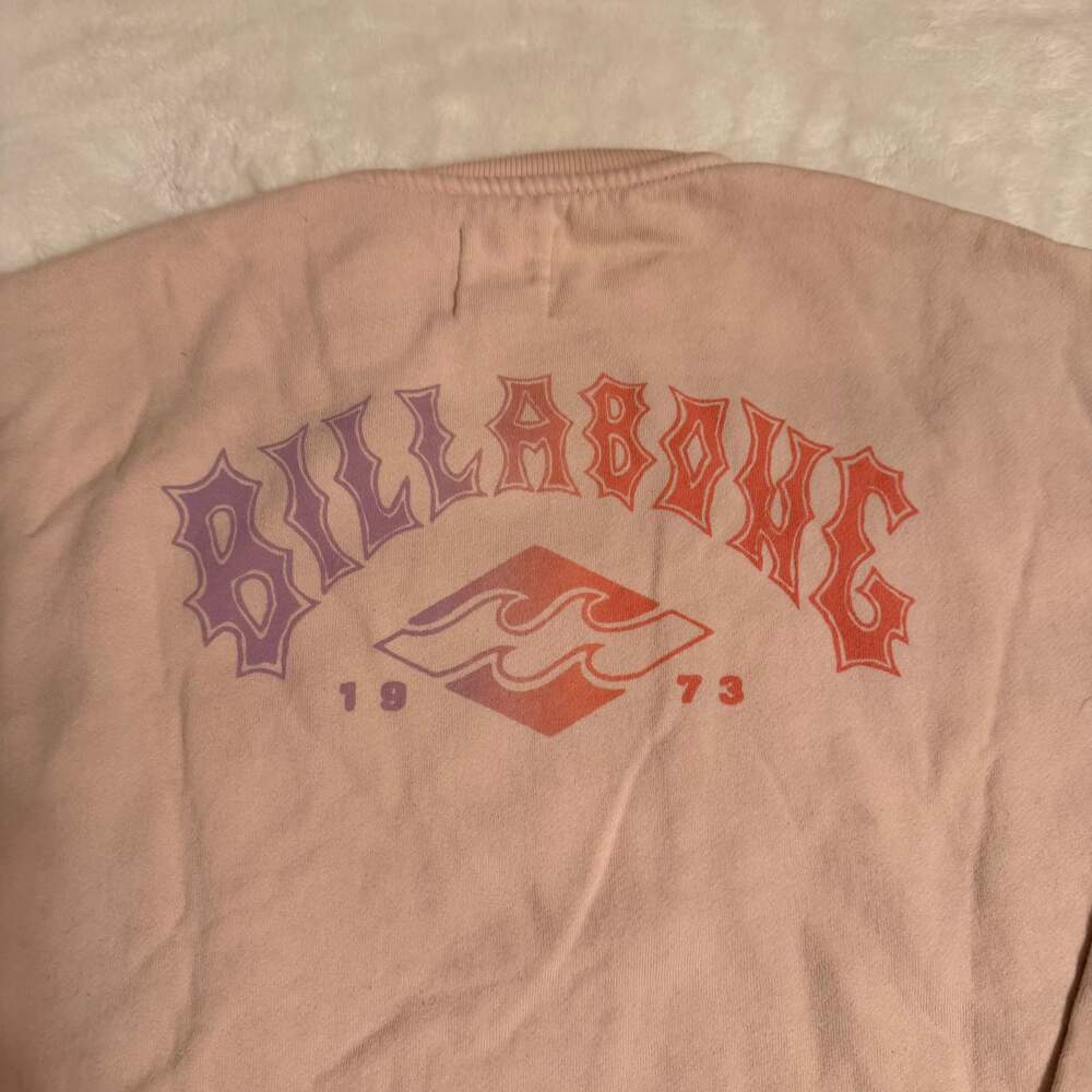Billabong - Picture 7 of 8
